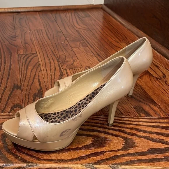 Pumps - Picture 2 of 3